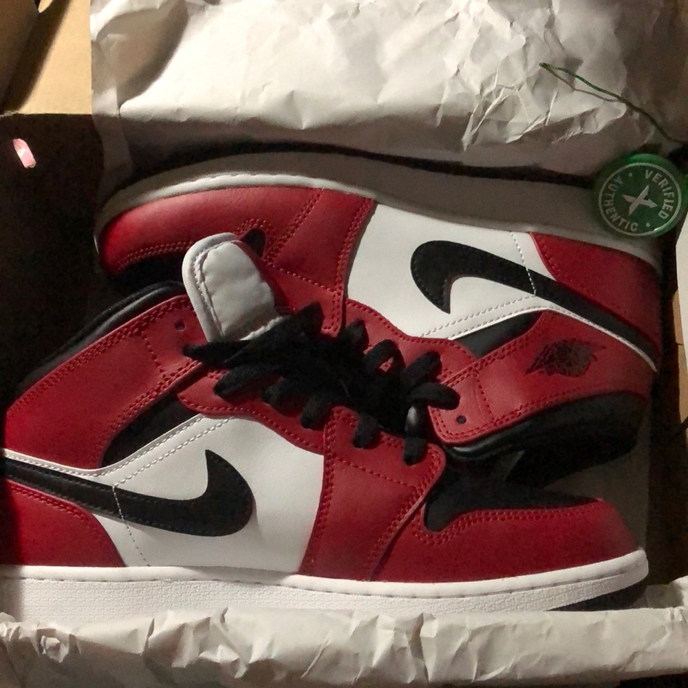 AIR JORDAN 1 MID (GS) ❤️AUTHENTIC